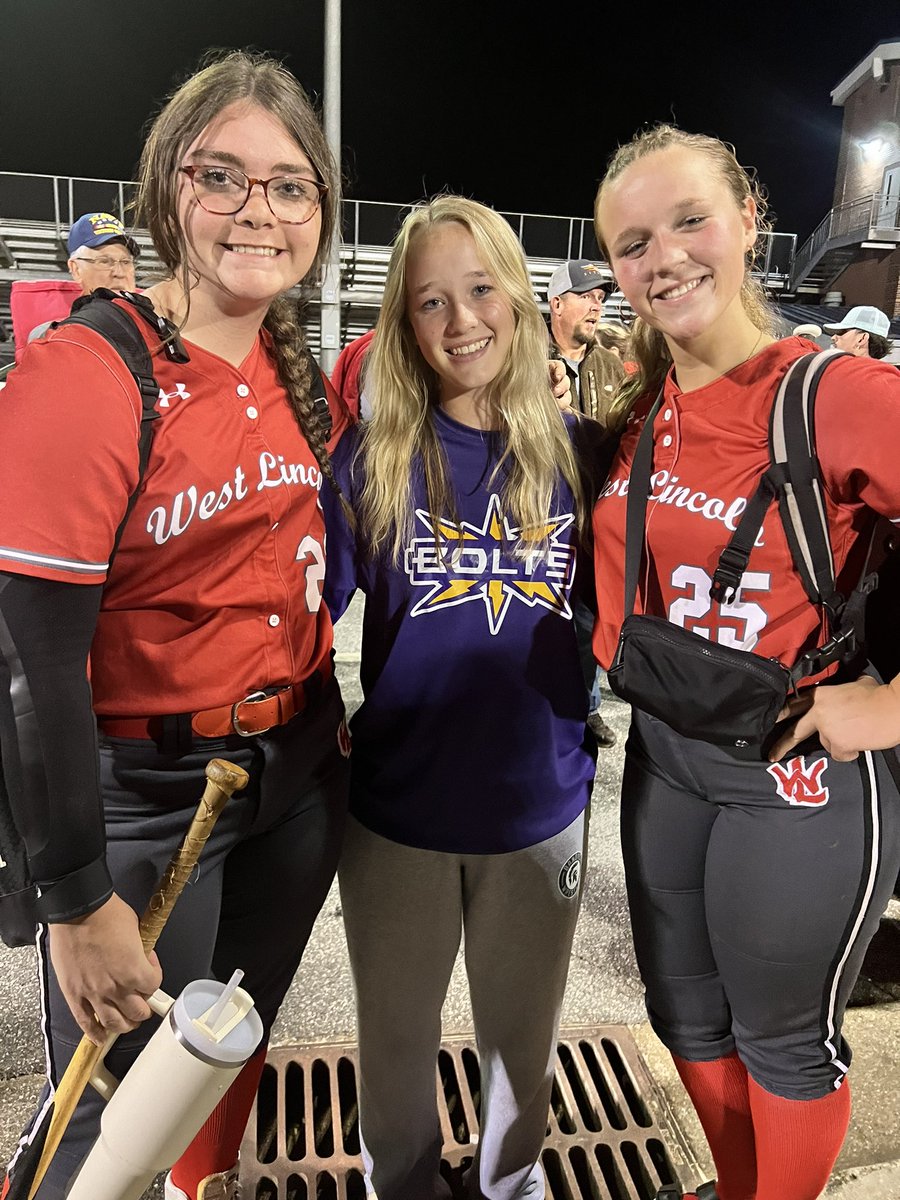 My girl @Gabbywright2009 pitched lights out against a great team to help her team win the CVAC Conference Tourney Championship last night 1-0. What a game! Proud of all my WL friends!
