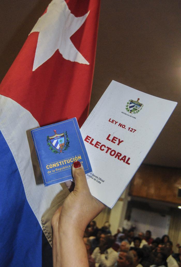 La elección de los gobernadores y vicegobernadores de las provincias de Matanzas, Cienfuegos, Villa Clara y Santiago de Cuba se realiza hoy, desde las 9:00 a.m., según dispuso el Consejo de Estado de la República de #Cuba🇨🇺 #PoderPopular ✅granma.cu/cuba/2024-05-0…