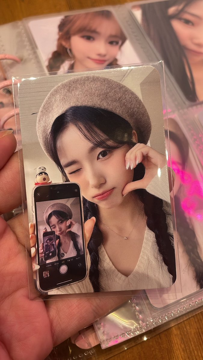 en bebiş olma ödülünü Youngeun’a veriyorum T-T 💕