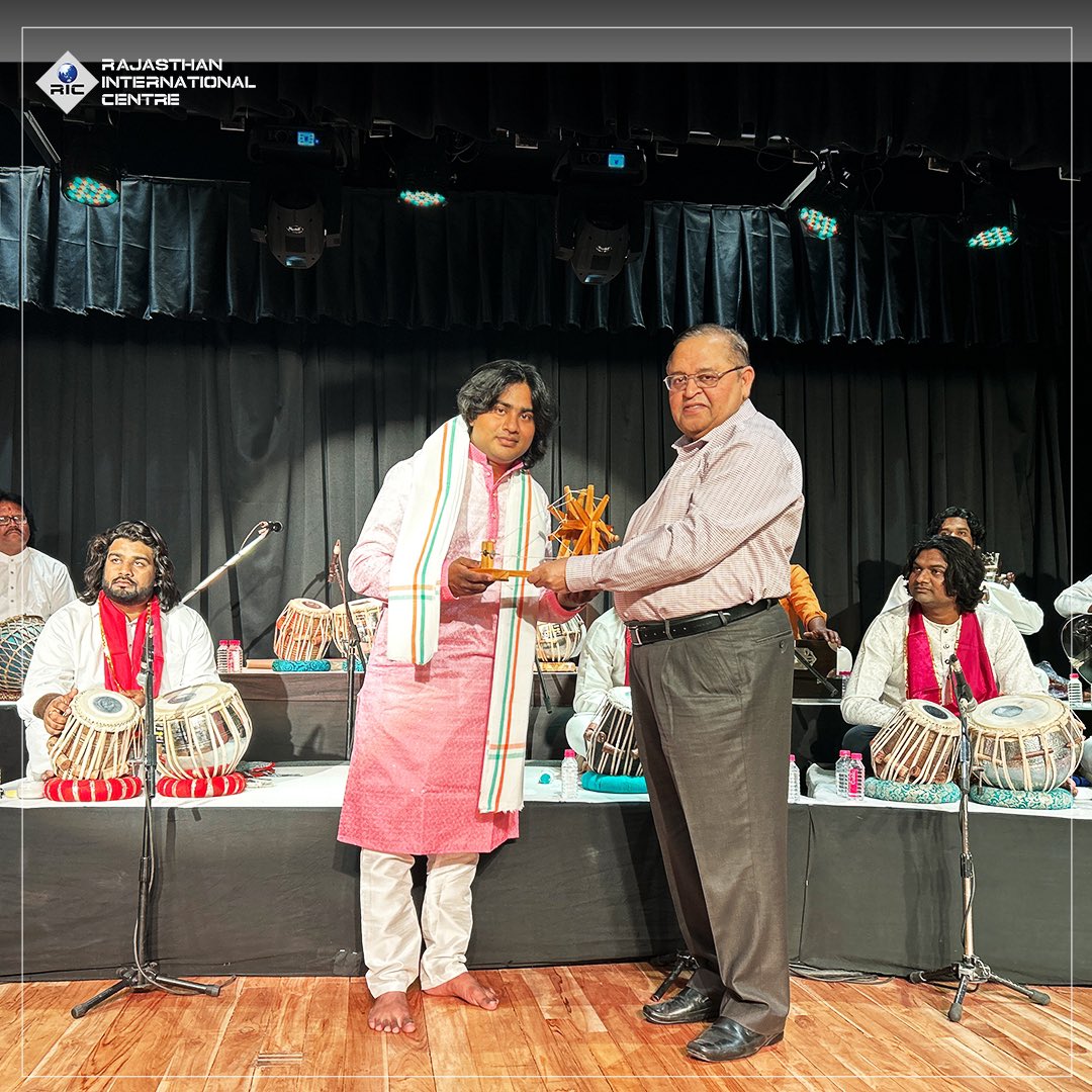 We were treated with enchanting evening of Indian classical music! 

“Taal Vadya Kacheri” by Muzaffar Rehman and his group mesmerized us with soulful performances on tabla, sitar, harmonium, and various other Indian instruments.