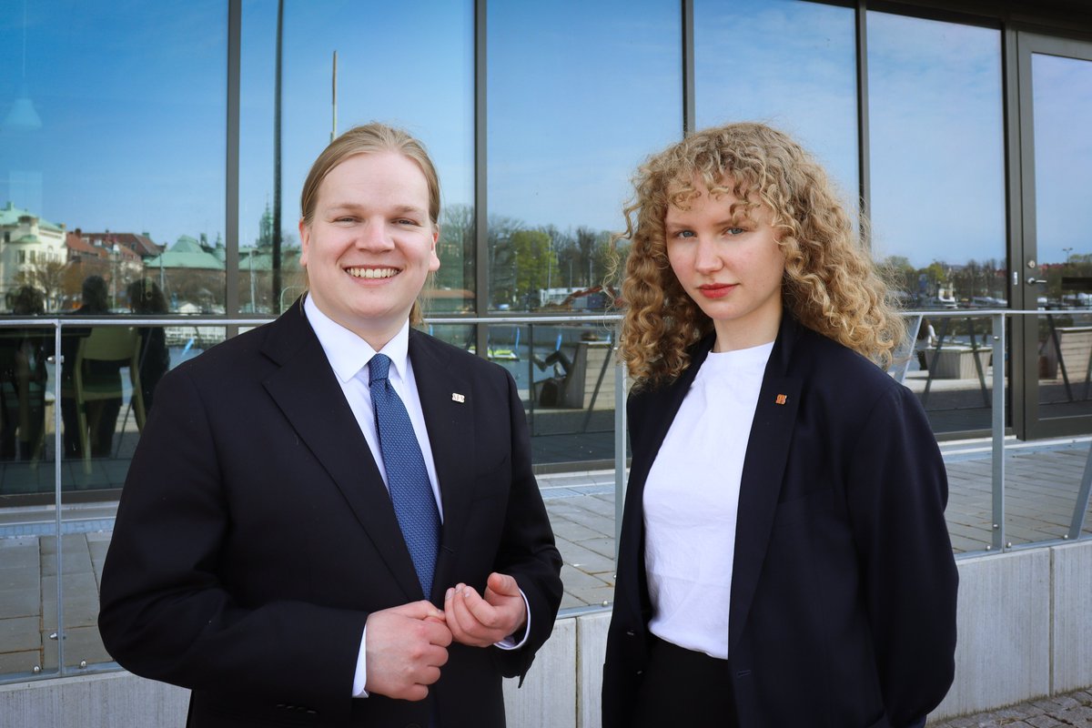 SFS har ett nytt presidium!

Rasmus Lindstedt från Försvarshögskolans studentkår blir ny ordförande. Elsa Berlin från Tekniska Högskolans Studentkår blir vice ordförande.