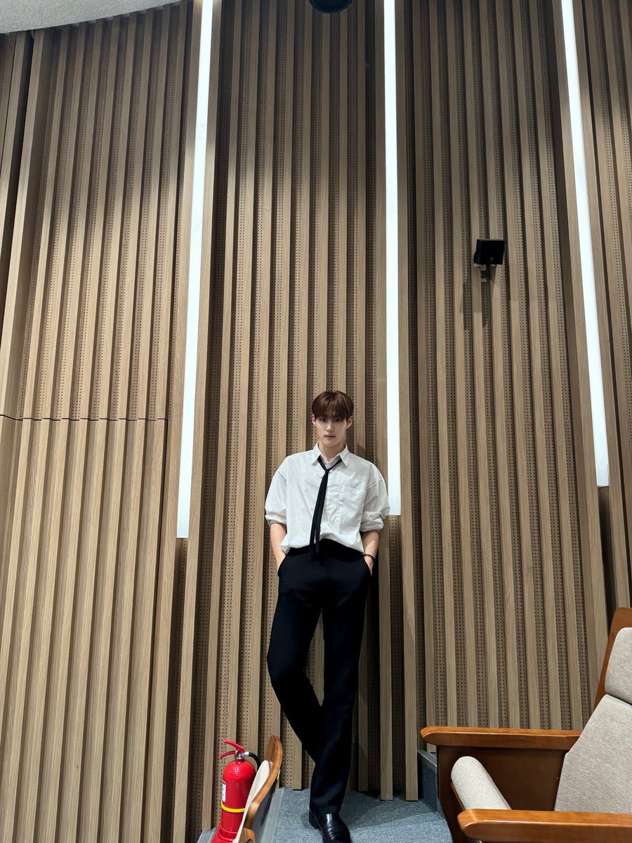 TaehoonFrance's tweet photo. 📸 ⇢ TWITTER 

« Notre espace est étourdi… » 

↳  #TAN #티에이엔 #TAEHOON #방태훈 #태훈 https://t.co/oPqGQFTWZ9