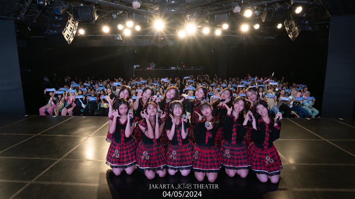 Terima kasih bagi yang telah menyaksikan pertunjukan JKT48 Special Theater Show 'Aitakatta - Ingin Bertemu' – Ladies and Kids Day hari ini! Sampai bertemu di show berikutnya!