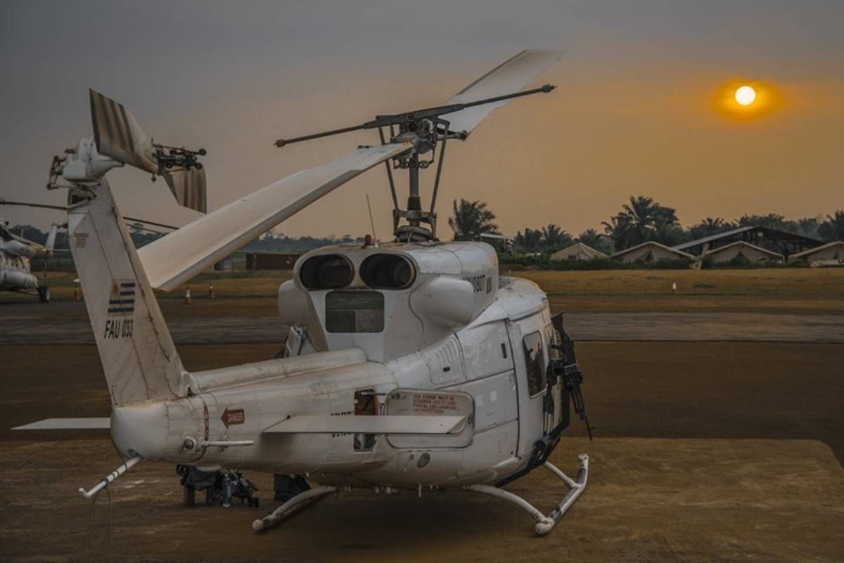 CancilleriaUy's tweet image. El gobierno uruguayo a través del @MDN_Uruguay enviará un helicóptero de la Fuerza Aérea Uruguaya y a su tripulación a Brasil para colaborar con las tareas de rescate en Río Grande del Sur, luego del intercambio con el gobierno de ese Estado y de las respectivas cancillerías.
