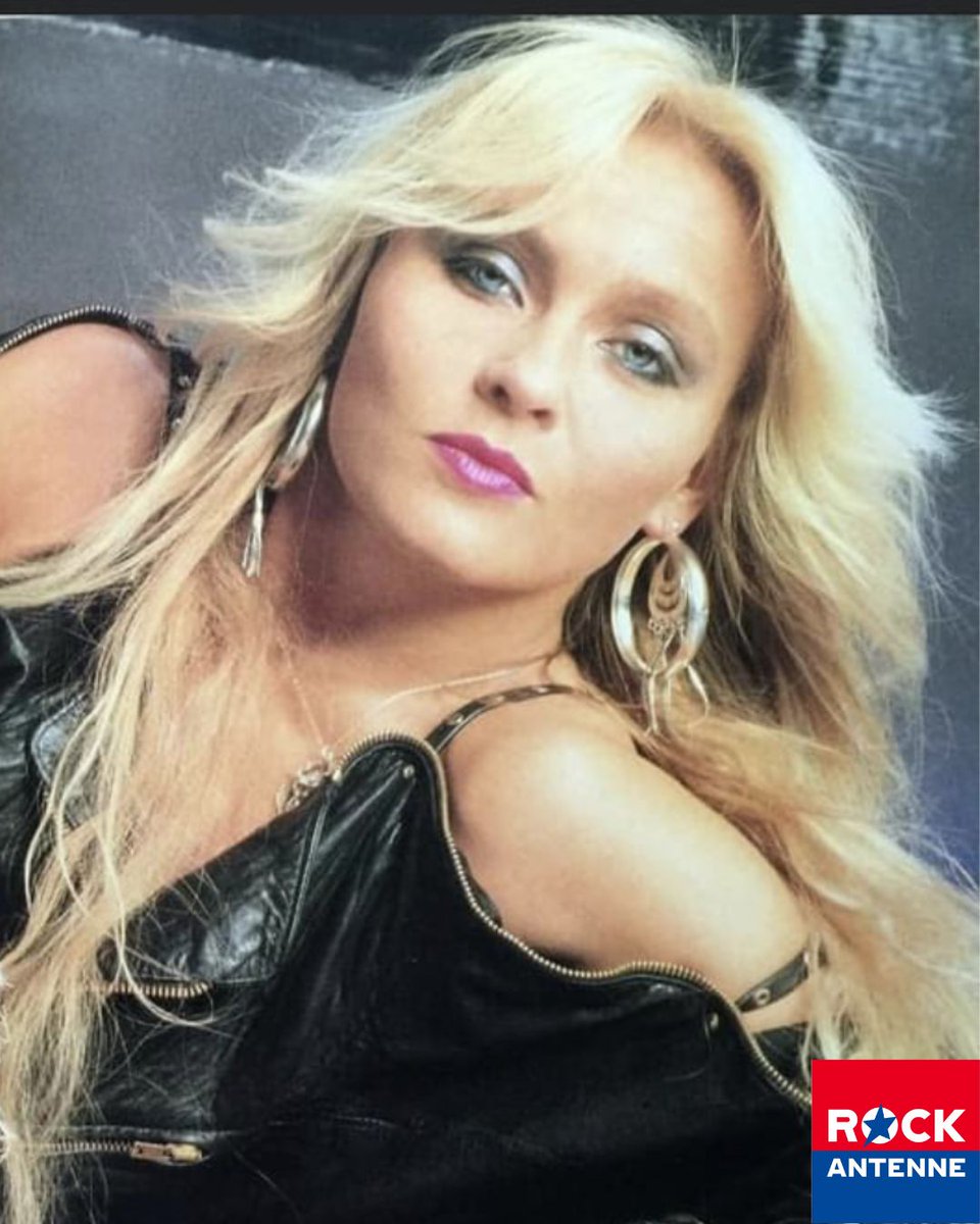 'Doro's Radio Show' - tomorrow, Sunday, 6 to 8 pm CET at Germany's rock station @rockantenne Tune in, and turn it up! Every 1st Sunday of the month! Stream it right here: bit.ly/3Dyhr3U Sorry, still in German 😉 🤘💪❤️🙏 Love, Doro #doropesch #conqueress #warlock