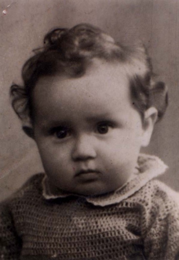 4 maja 1942 | W Tuluzie urodziła się francuska Żydówka Annie Dirnfeld. Do #Auschwitz dotarła 4 lipca 1944 r. w transporcie 1100 Żydów deportowanych z Drancy. Była wśród 479 osób zamordowanych w komorze gazowej po selekcji.