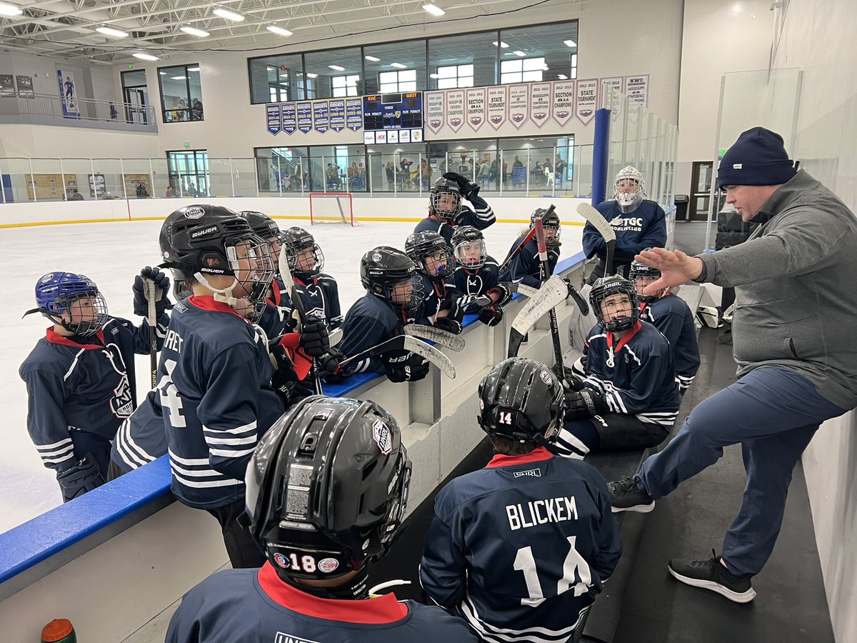 🚨 The UNRL 2011 AAA showed the Spring Stampede what they’re made of by starting out with a shut out!🚨💪 Great Job! 

#unrlhockey #aaahockey #minnesotahockey #youthhockey #springstampede #2011aaahockey #unrl