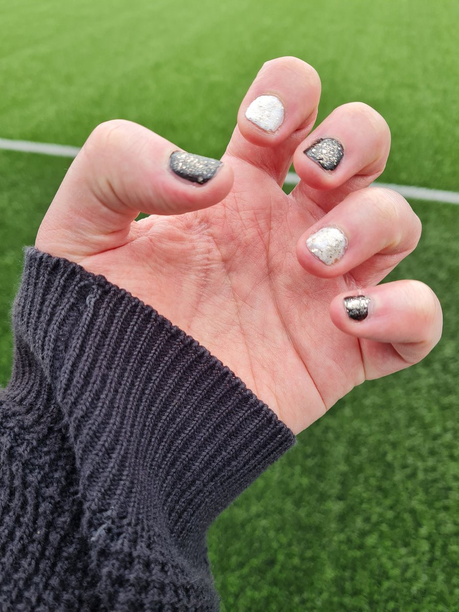 aldridgeluke10's tweet photo. Outside of the ring escapade up north, final League One game of the season for @EdinburghCityFC against @CoveRangersFC ⚪️⚫️

Even did the claws for the occasion 😜🤣

#OurECFC #BackToTheCity #EdinburghIsBlackAndWhite https://t.co/q7zBf6Ksbu