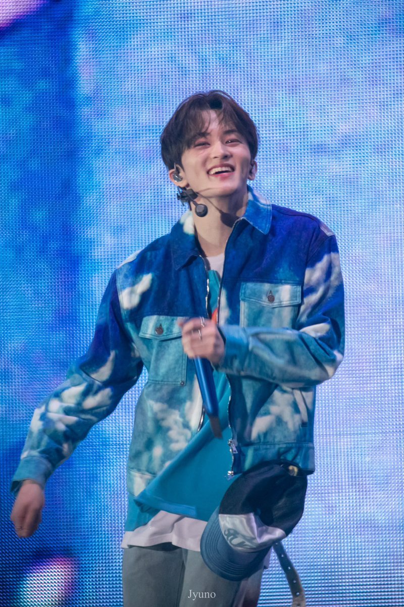 jaemeisten's tweet photo. Thankyou for being leader of 7DREAM and DREAMZEN💙 I know being leader ain't easy at all, but you always gave us everything for the best🥹 I'm so proud of you❤️🔥 I'm so proud to be part of 7DREAM's journey💙
YOU DID SO WELL MARK LEE
#ThankYouMARKLEE #802PraisesForMark https://t.co/GkglwPcqle