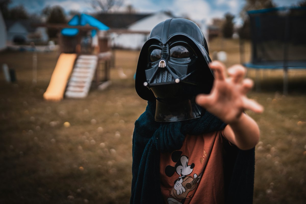 #Maythe4th be with you on Star Wars Day! What are you doing to celebrate today with your family? You can watch Star Wars movies, play Star Wars-related games, or whatever your imagination inspires! #reachoutandreadgny #readtogether #starwars