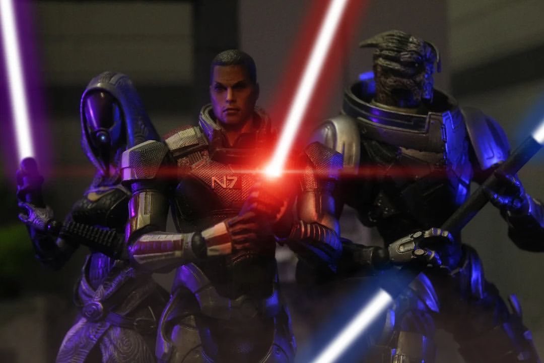 May the 4th be with you! Mass Effect/Star Wars toy mashup by Nick at mass_effect_photography on IG #StarWars #MassEffect #MayThe4thBeWithYou #toyphotography