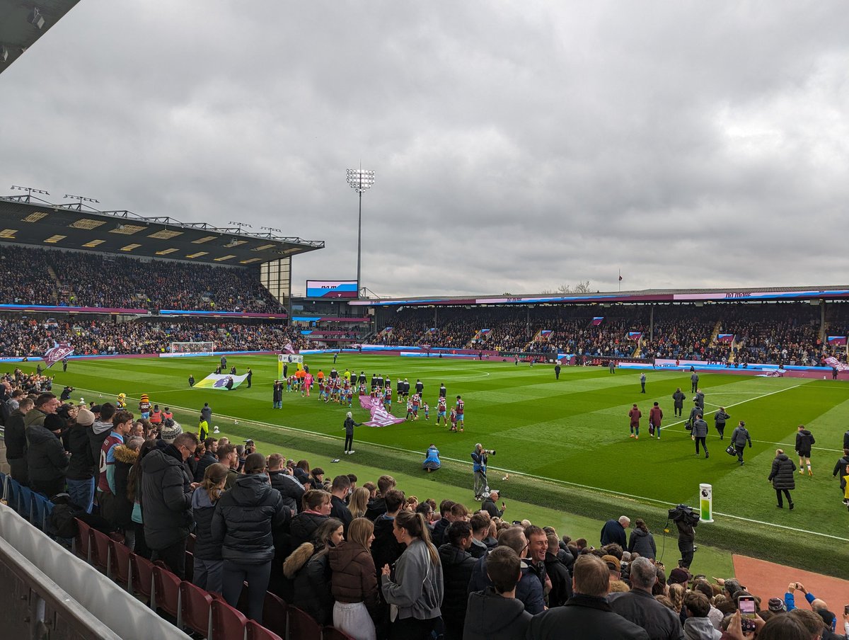 Ligue 1 ballers watch at Turf Moor ft. @Jerry_Takou