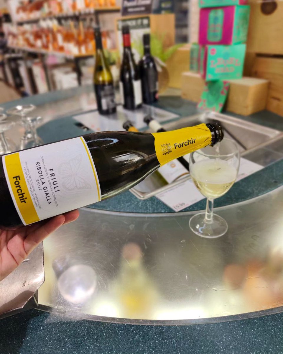 Did you know that @majesticwine has a tasting counter?! 😯

That means you can try before you buy and find the perfect wine or fizz (or both 😋) for your bank holiday plans 🍾

#DrinkResponsibly