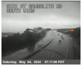 #GoldenGateBridge -- No delays on #Highway101 into and out of San Francisco. The roadways are wet and slick this morning. Reduce your speed and have your headlights on if your windshield wipers are on. (Photo: @CaltransD4) #KCBSTraffic