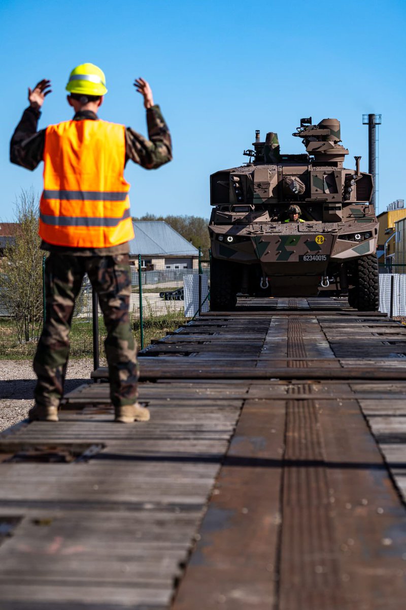 CTE_Off's tweet image. JAGUAR arrives at 🇪🇪! 
➡️ 1st operational deployment for this SCORPION armoured vehicle of @armeedeterre 
👉with the GRIFFON already present with @FrForcesEstonia, they will support our allies 🇪🇪 🇬🇧 during #SPRINGSTORM reinforcing the collective defence of @NATO #StrongerTogether