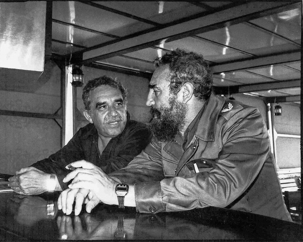 Han transcurrido 26 años desde entonces, Fidel Castro acaba de cumplir sesenta y uno, y su voz parece todavía tan incierta como siempre, pero continúa siendo su instrumento más útil e irresistible para el muy delicado oficio de la palabra hablada.

(continúa)