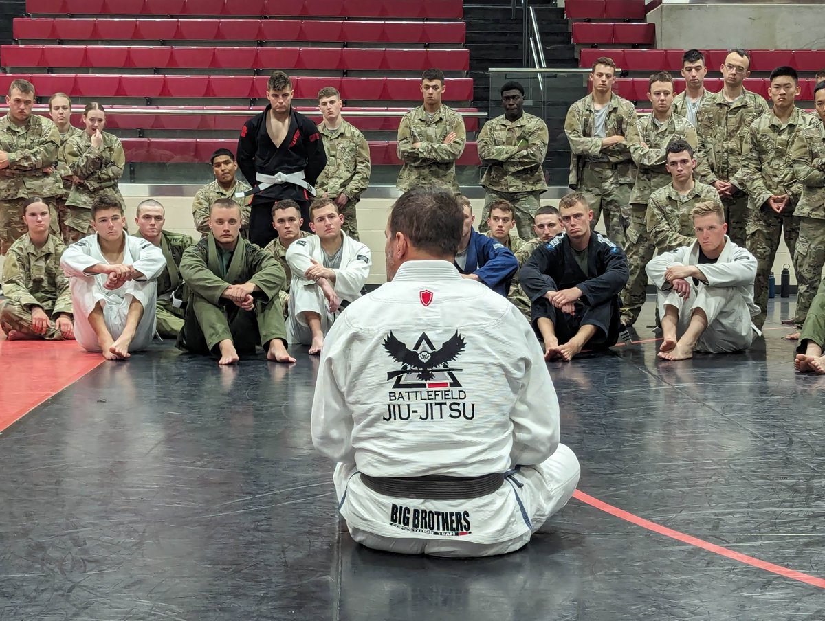 Cormack Hall hosted the USMC Jiu Jitsu Program April 20, enhancing martial arts training within the Marine Corps. Over 100 Marine cadets participated alongside non-commissioning BJJ club cadets. Special thanks to our BJJ club coaches for the experience! #VMI #JiuJitsu #SemperFi