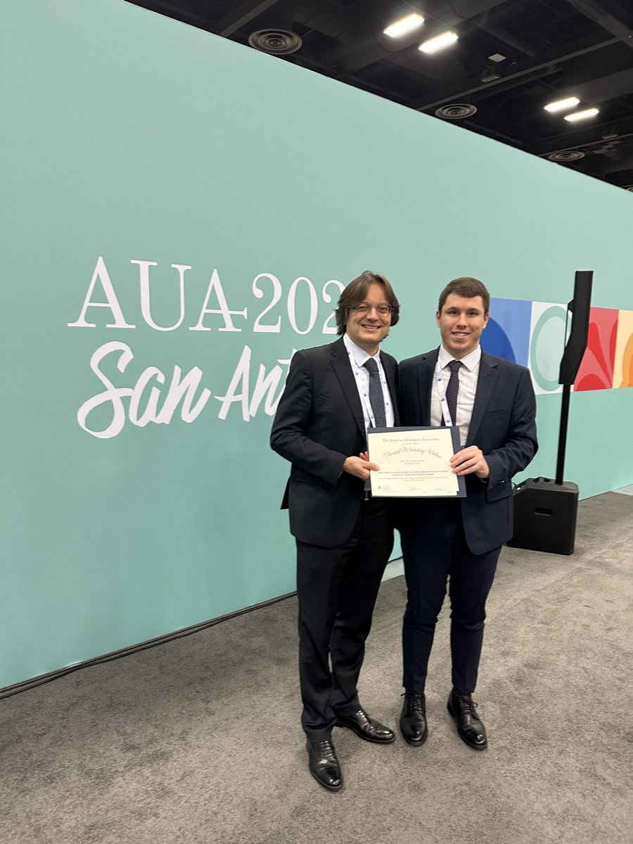 Proud that my young former trainee ⁦@AMarquis_MD⁩ ⁦@UroMolinette⁩ the prize for best video surgery for radical cystectomy and neobladder technique in kidney transplant recipient @ the American Congress of Urology!