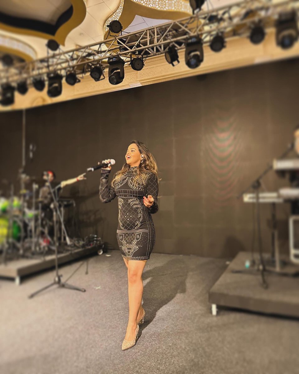 In Ha Mood 🎤🪩✨ #MBlive 

#mansibhardwaj #MB #MBians #MBsings #singer #music #musician #sing #song #live #gig #liveshow #show #shows #liveperformance #performer #performance #singing #ootd #ootn #black #gigdiaries #giglife #staytuned #keepsupporting