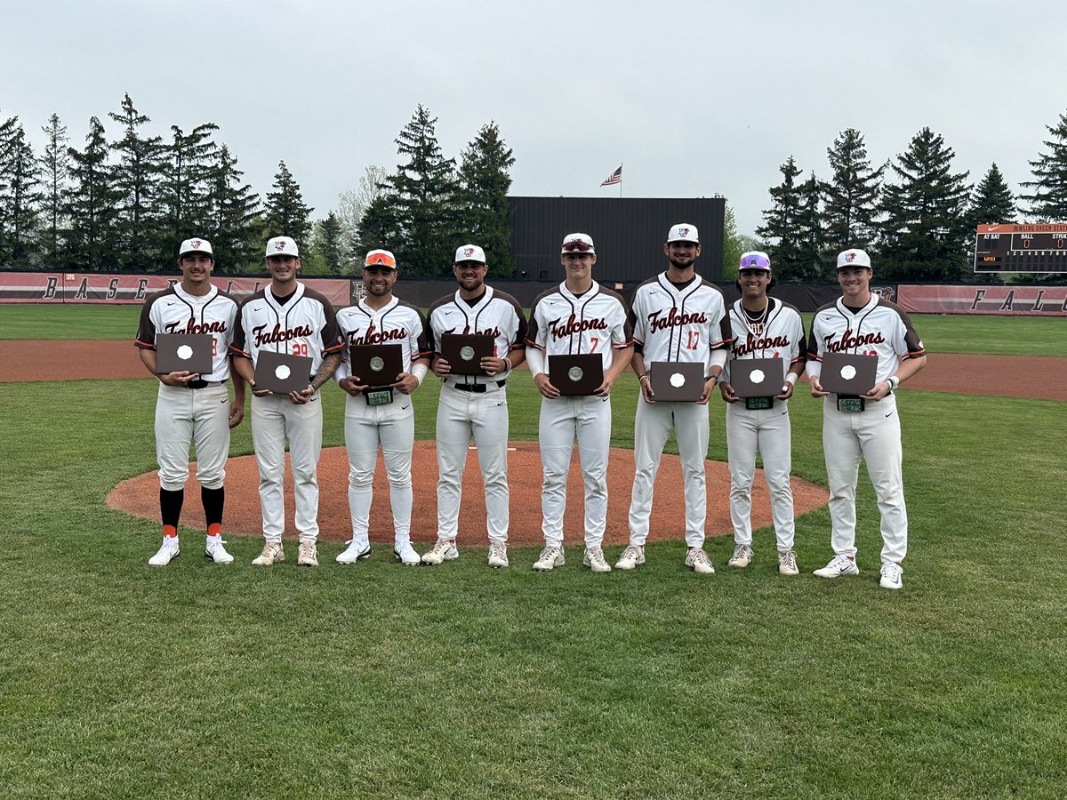 Graduation Day at the ballpark. Its game day! Let’s celebrate these graduates with another win…. This team…this season!! Eye is on the prize… we are inches from a championship!🏆🏆🏆Join us at Steller Field at 1 pm…Join the 🟠🌊 and let’s make history! #AYZiggy