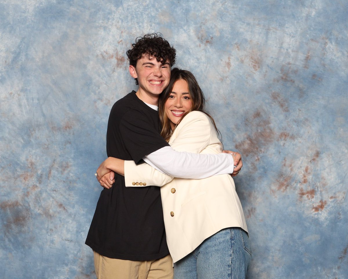 i’m legit living in the framework cause no way this is real life #daisyjohnson #chloebennet