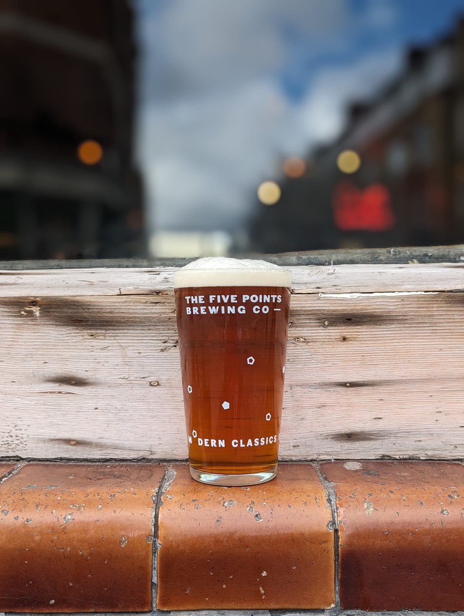 Saturday bank holiday: because balancing life’s ‘accounts’ requires a pint in each hand! 🍻😄 #bankholiday #publife #bermondsey #bermondseystreet #togetheratyoungs