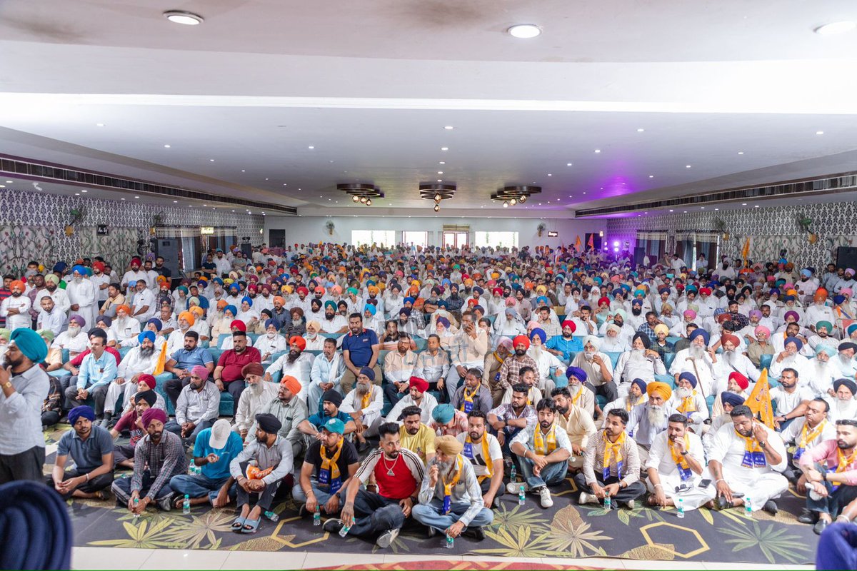 dailypostpunjab's tweet image. ਸ਼੍ਰੋਮਣੀ ਅਕਾਲੀ ਦਲ ਦੇ ਲੁਧਿਆਣਾ ਤੋਂ ਉਮੀਦਵਾਰ ਰਣਜੀਤ ਸਿੰਘ ਢਿੱਲੋਂ ਦੀ ਹਮਾਇਤ ਵਿੱਚ ਮੌਜੂਦਾ ਵਿਧਾਇਕ ਮਨਪ੍ਰੀਤ ਸਿੰਘ ਇਆਲੀ ਵੱਲੋਂ ਹਲਕਾ ਦਾਖਾ ਵਿੱਚ ਭਰਵੀਂ ਰੈਲੀ ਦਾ ਇੰਜ਼ਤਾਮ ਕੀਤਾ ਗਿਆ ਅਤੇ ਢਿੱਲੋਂ ਦੀ ਜਿੱਤ ਦਾ ਦਾਅਵਾ ਕੀਤਾ।

#aromaniakalidal #ludhiana #manpreetsingh #dailypost #dailypostpunjabi