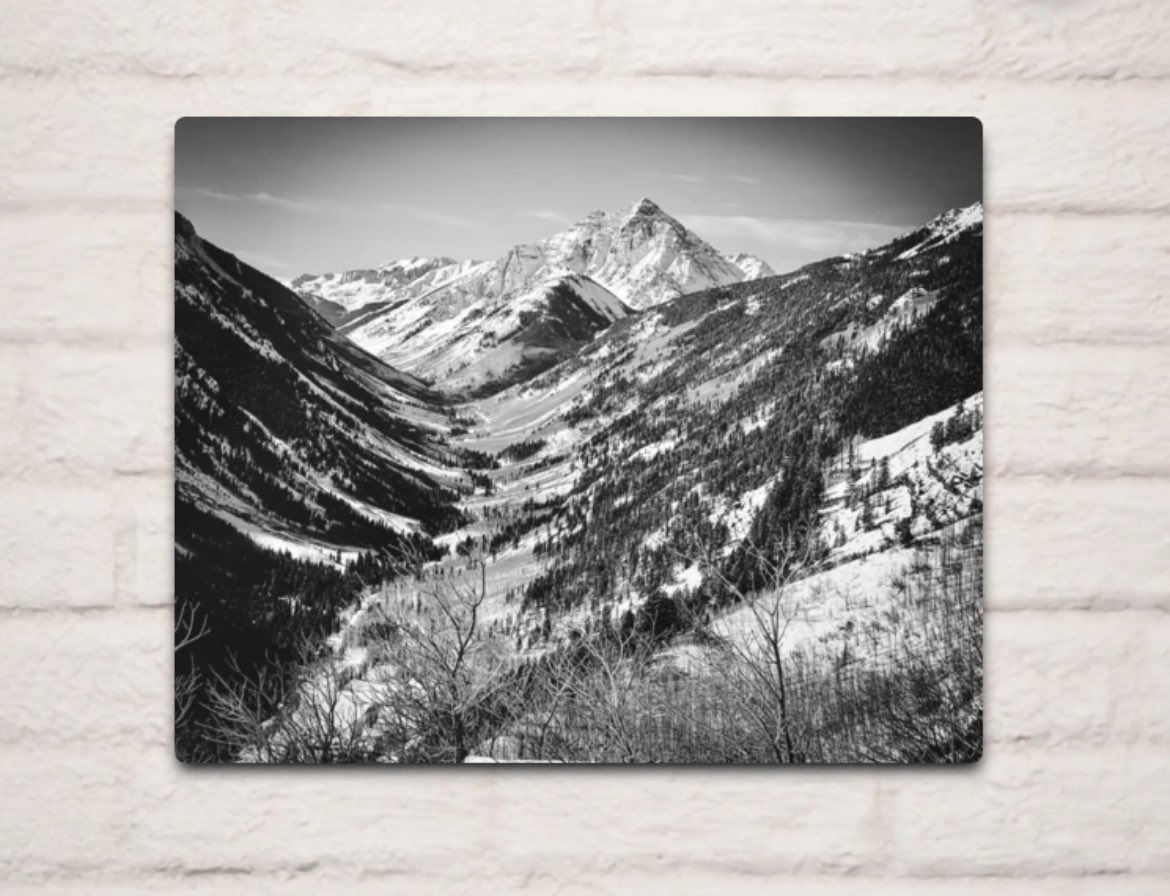 Everything on #sale now including this #blackandwhite image of #maroonbells from #aspen #colorado!

redbubble.com/i/metal-print/…