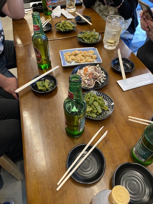 今日はメンシプの方々と昼飲みしました！ よくわからないノリでナンパしてカラオケに行くという青春的なことをしたのが良かった🍺 https://t.co/sJFYdzU9vT