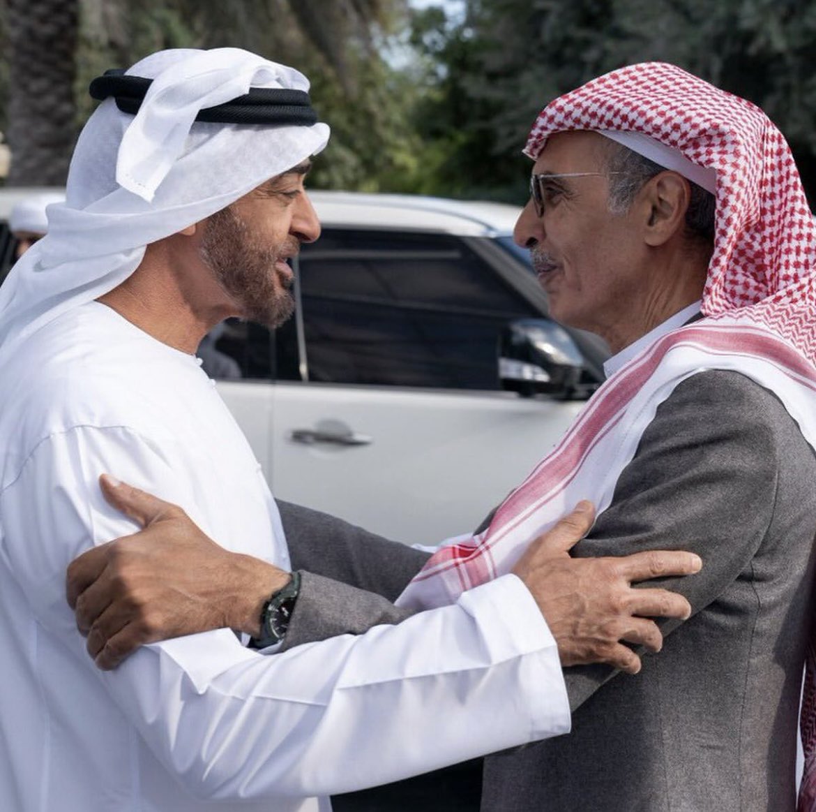 412R_'s tweet photo. ذبلـت انوار الشـوارع وانطفـى ضـي الحـروف

#بدر_بن_عبدالمحسن https://t.co/wzyDHuPjgi