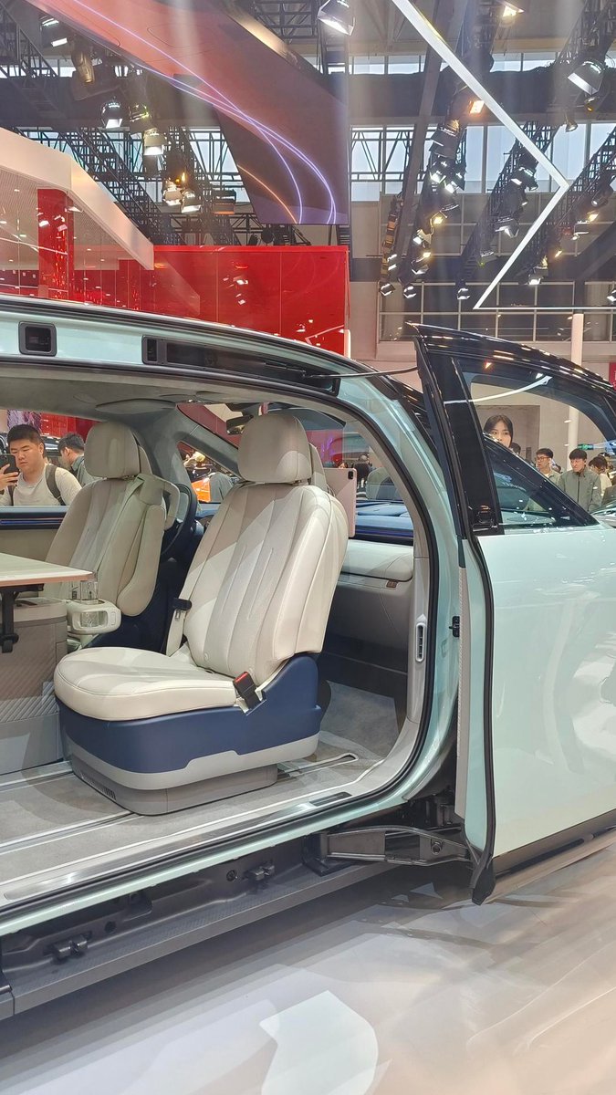 Zeekr MIX - more about the door mechanism

Zeekr is a Chinese EV brand under the Geely Group. The Zeekr MIX is a new electric MPV with a novel door design: it has two sliding doors at the right side, one slide forwards and the other rearwards. On the left, it has a traditional…