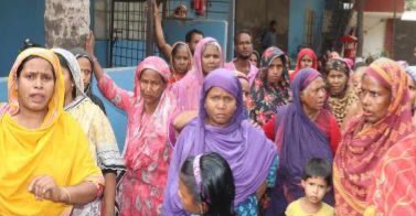 কালীগঞ্জে বিড়ি শ্রমিকদের অন্যায়ভাবে চাকরিচ্যুত