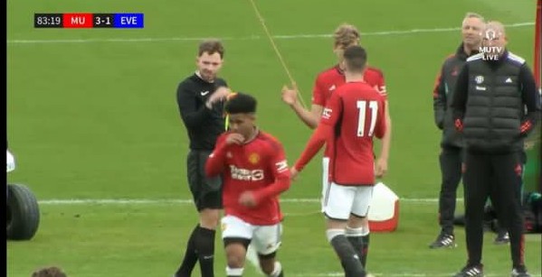 Congratulations to 16 year old Eritrean 🇪🇷 striker Siem Eyob Abraha who made his U18 debut today vs Everton. 

Pacey dynamic young striker signed in 2022.

Next up 🌟 

#MUFC #MUAcademy