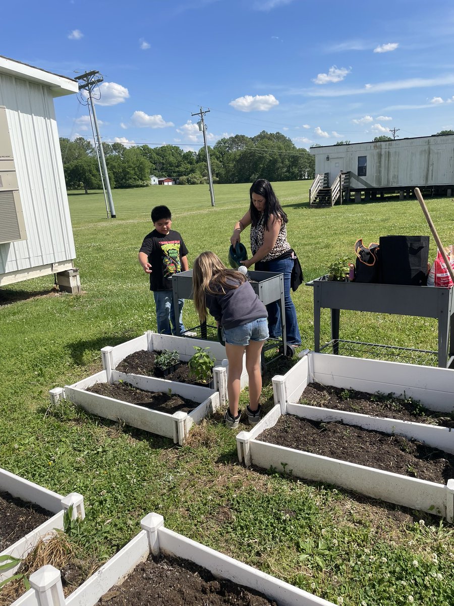 Ms. Bertels ESL Class tweet media