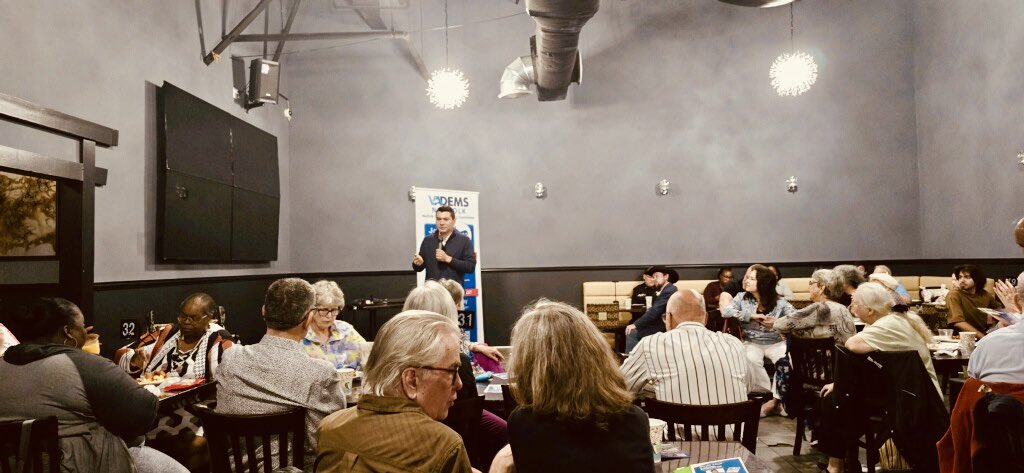 Love to see a packed room at this month’s breakfast meeting with @NorfolkDems!
