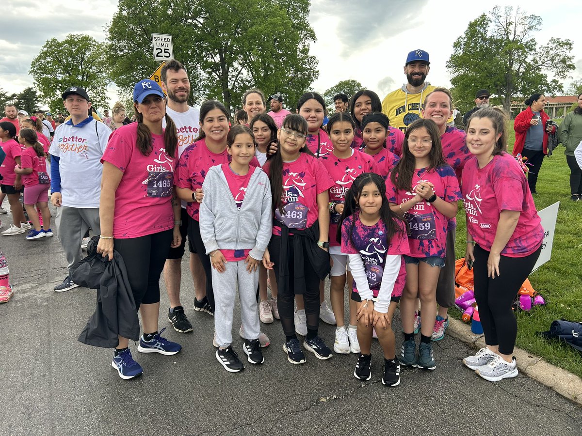 NewChelsea_Elem's tweet photo. Let’s go Tigers! 🐅 #girlsontherun @kckschools #BetterEveryDay https://t.co/mOzGMAclEZ