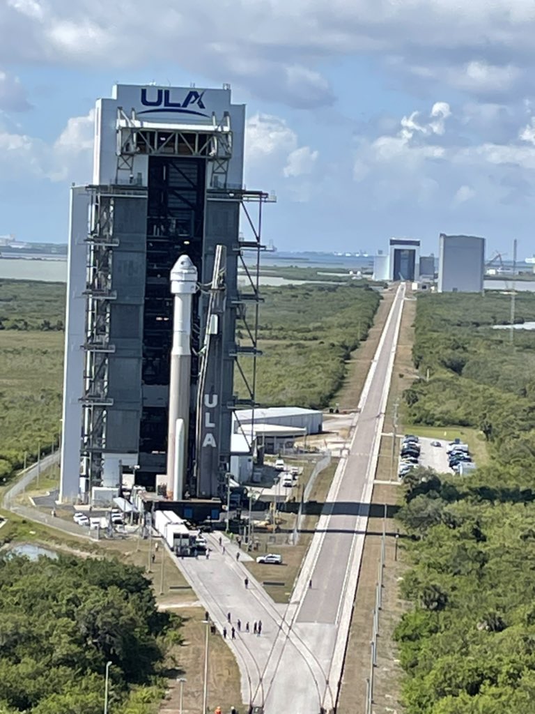 And the mighty #AtlasV is rolling!   Launch is Monday around 10:34 EDT.  It will be a can’t miss moment!
Thank you @BoeingSpace and @ulalaunch !  
@NASA_Astronauts