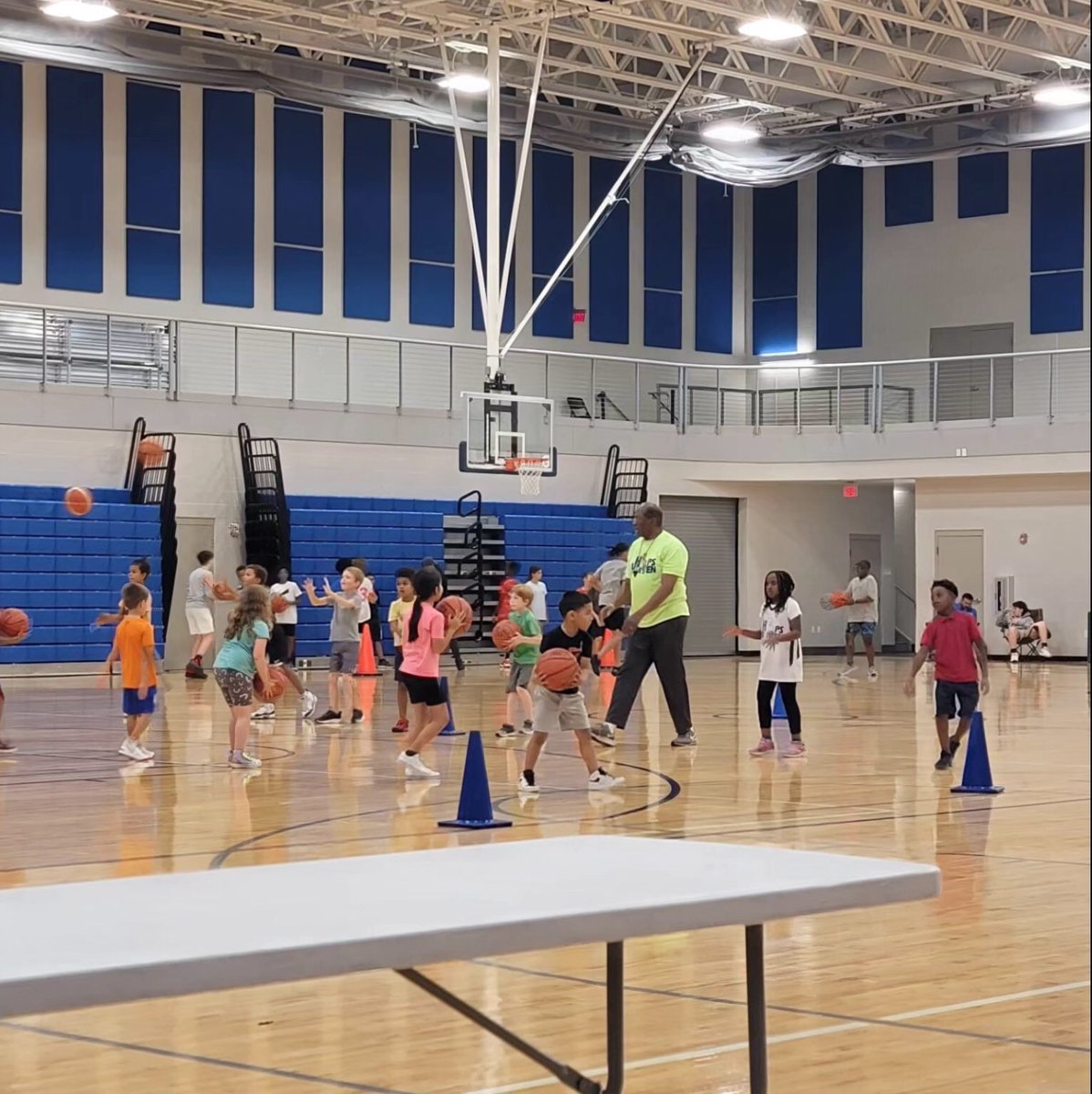 @HoopsSports thanks you for a very enjoyable and fun Spring Skills Clinic!!! Looking forward to seeing you all at SUMMER CAMP #BeTheBest #HH4L