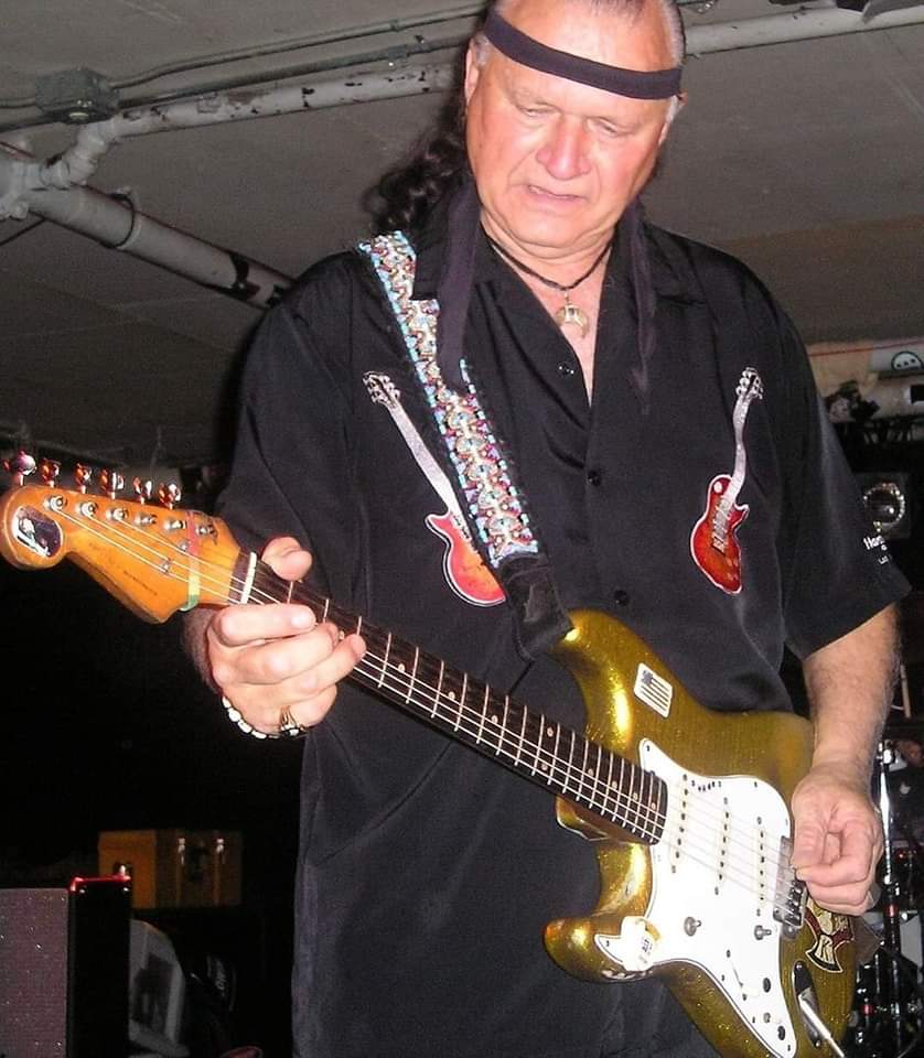 Há 87 anos nascia Dick Dale!!!

Qual a sua canção predileta à voz e 6 cordas deste saudoso 'Pai do Surf Rock'?

#happybiryhdaydickdale #dickdale #surfrock #classicrock #rock #music #musica #confrariafloydstock