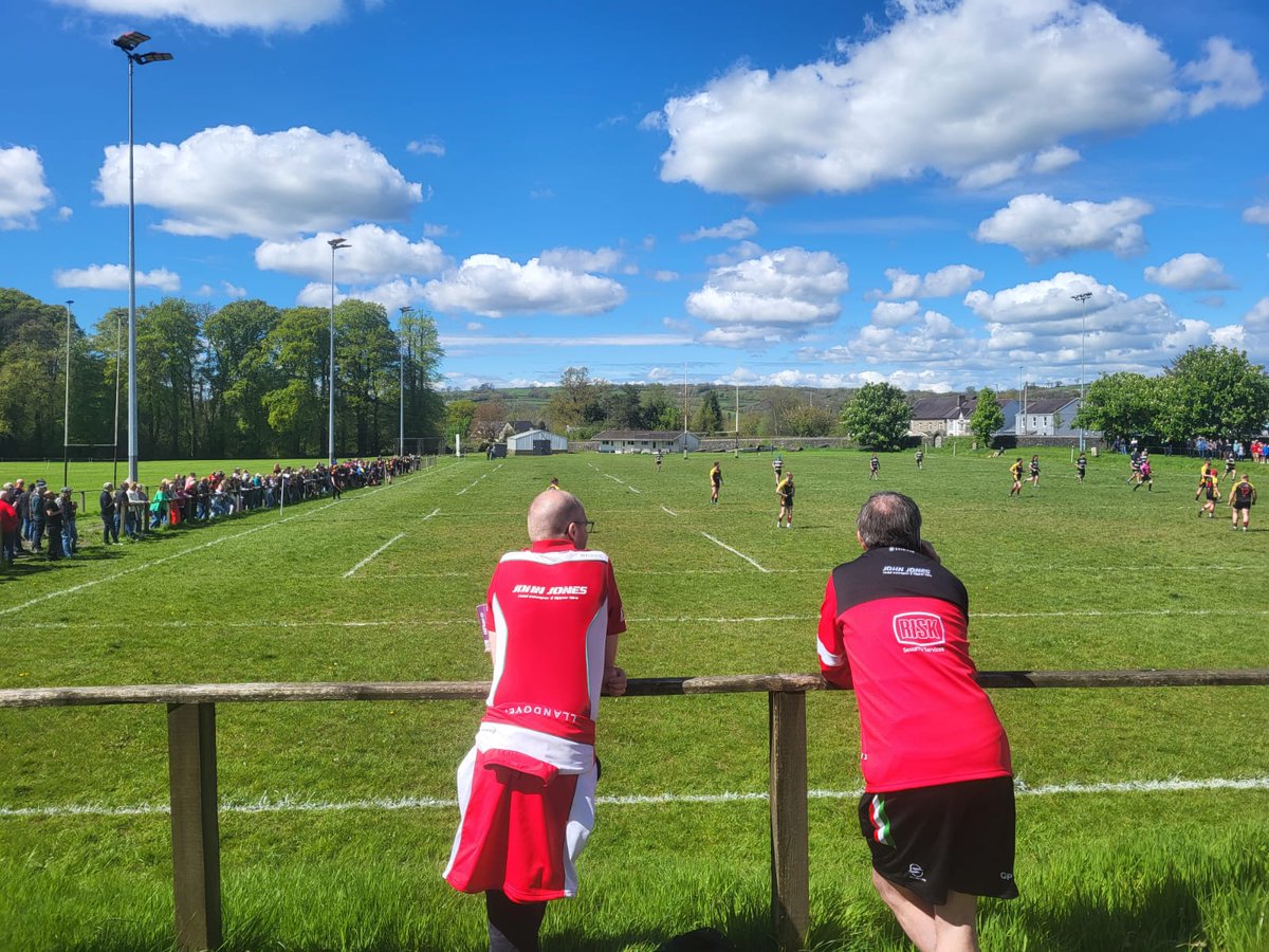 Porthmyn cefnogi y derby <a href="/llandeilo_rfc/">CR Llandeilo RFC</a> v <a href="/LlangadogRFC/">Llangadog RFC</a>