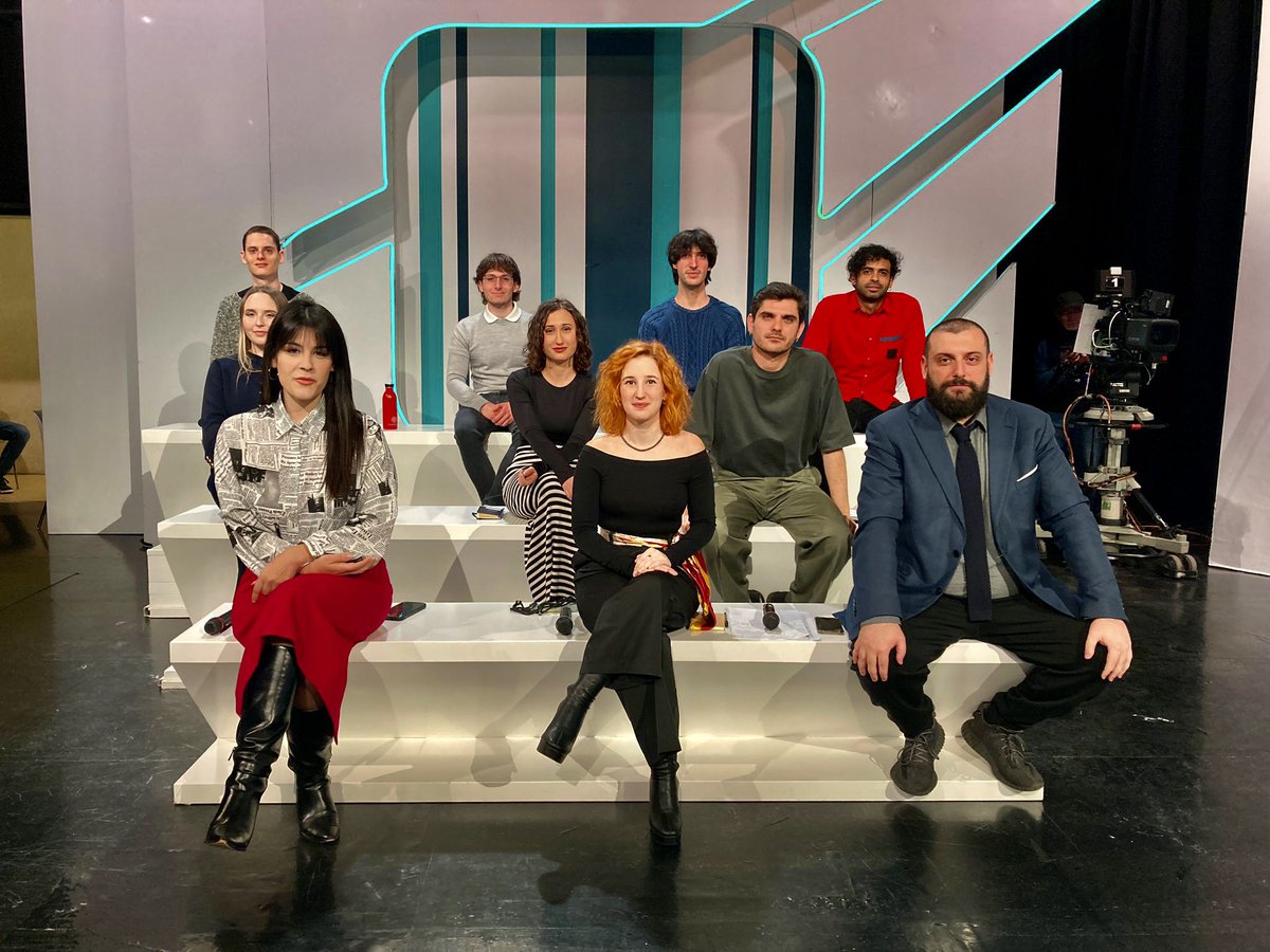 04/05/2024, 28^ puntata di @TvTalk_Rai! In studio con me @Antimo_Mallardo @GiadGiorgi @teobonf__ @kindermaxxi @emmesessa @Bea_gingerrr @CiroWayne01 @Rickomino @SofiaPatrini! #TITOLIDICODA #ANALISTI #TvTalk torna sabato 11/05, alle 15:00, su #Rai3! Buon weekend a tutte/i! 💙