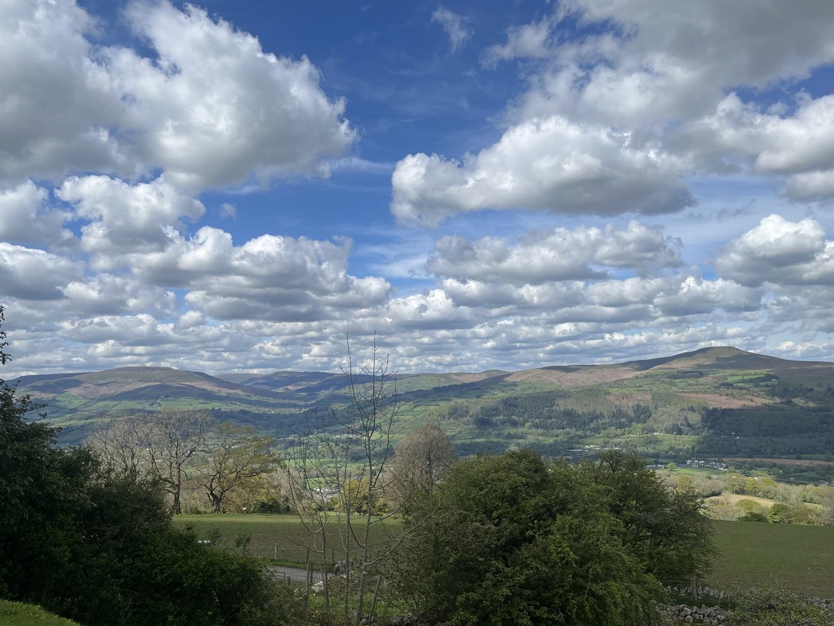 Working on a bank holiday weekend 

#abergavenny #bannaubrycheiniog