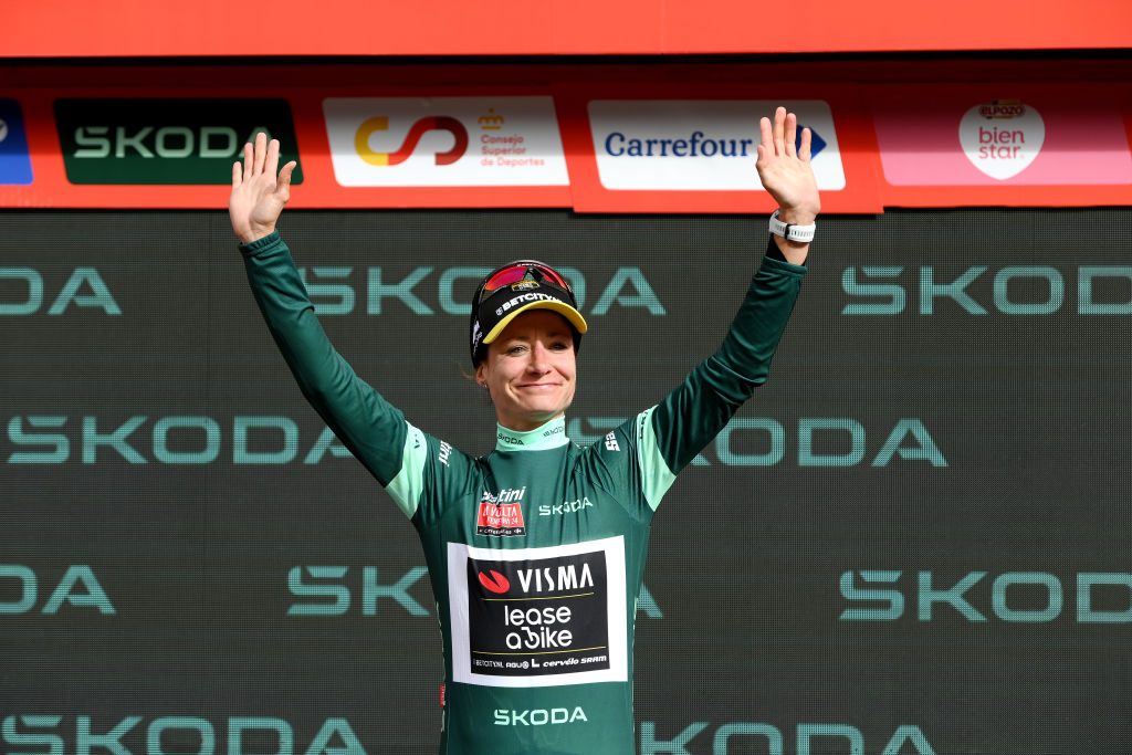 Vuelta Femenina stage 7: Marianne Vos wins after perfect uphill sprint globalcyclingnetwork.com/racing/results…