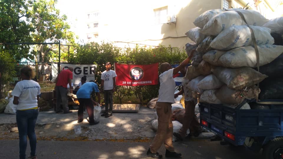 iEl barrio de La Timba recicla! Recuperando valores con #GER y los #CDRCuba #SomosDelBarrio #MiBarrioRecicla