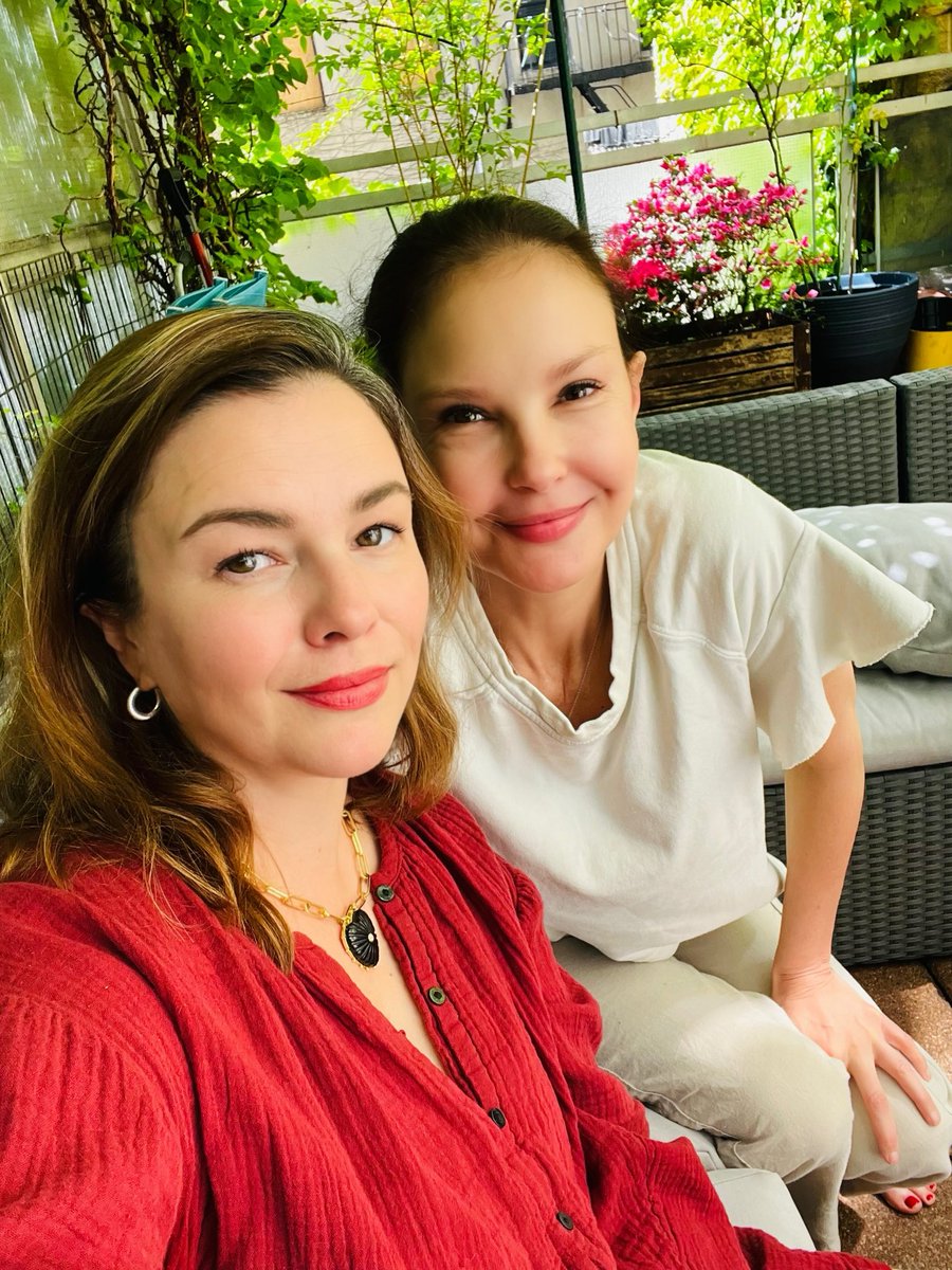Ashley Judd and I interrupt your X-scrolling to bring you the following important message: You are loved. You are seen. You are heard. You are valued. You know who you are, what your truth is, and no one can take that away from you. You got this. Enjoy your beautiful day. 🩷