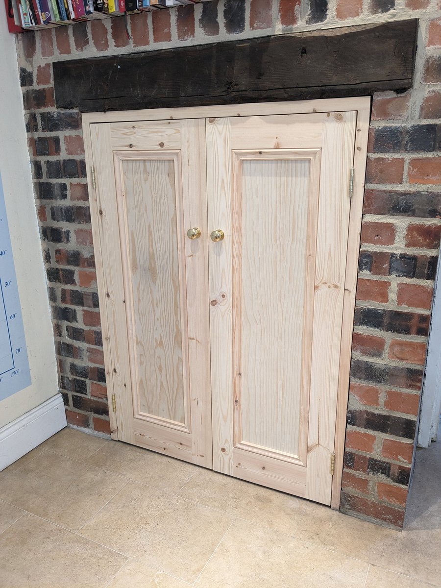 A lovely pair of softwood cupboard doors fitted this week in Gosforth. Fitted into the alcove in the kitchen. <a href="/OchiltreeWindow/">Ochiltree joinery</a> <a href="/Guild_MasterC/">The Guild of Master Craftsmen</a>  <a href="/IoCarpenters/">IOCarpenters</a>