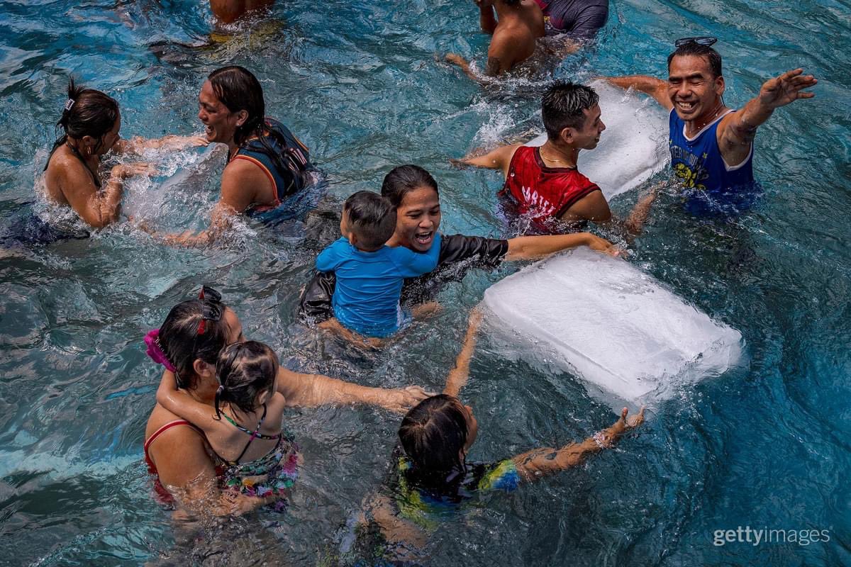 Ezra Acayan 📸 tweet media