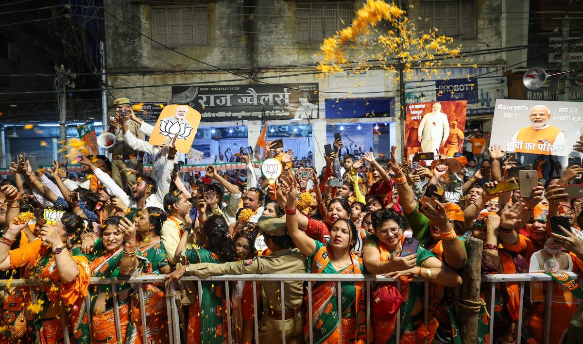 What I saw in Kanpur will remain etched in my memory! It is as if the entire city was on the roads to shower their blessings on me. There were record number of women and youth. Our Party will work even harder for the development of Kanpur and to give wings to people’s dreams.