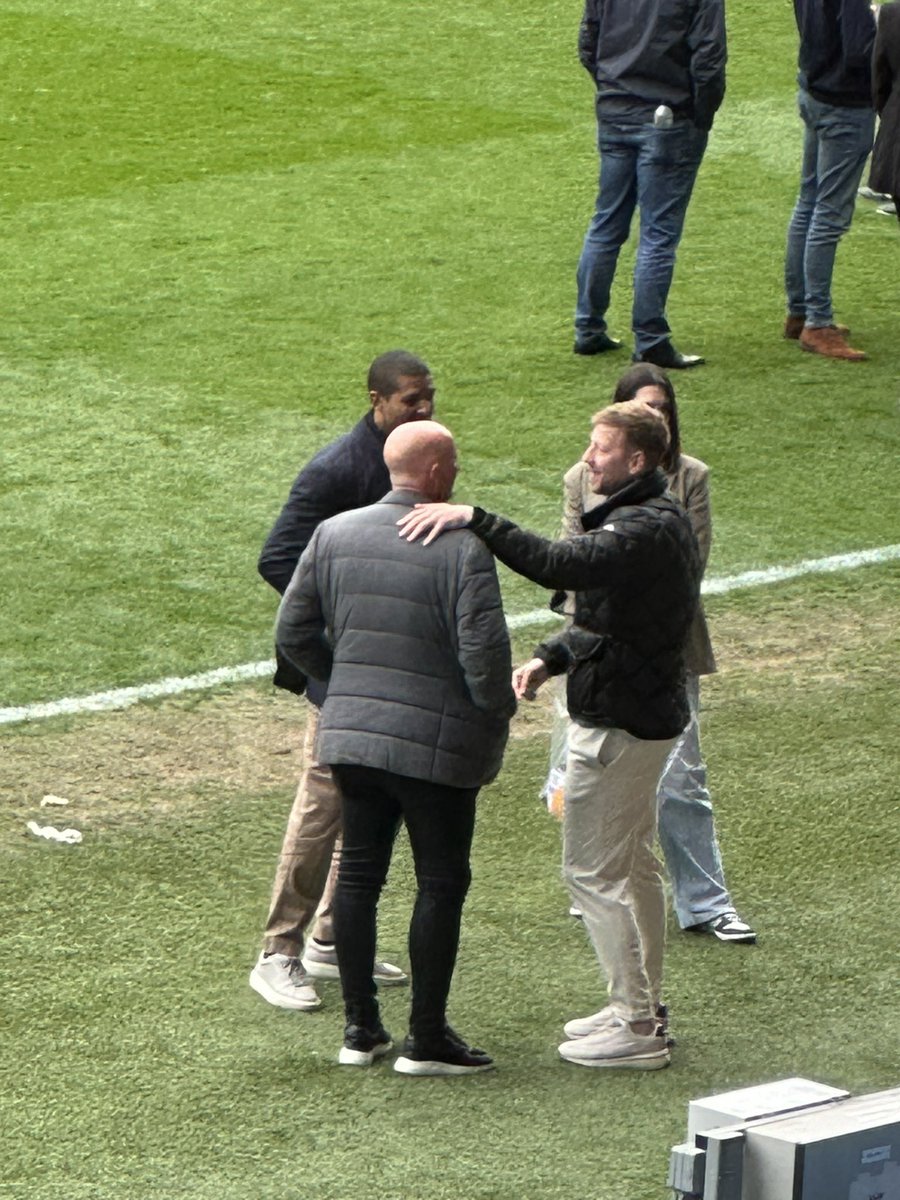 Simon Grayson, Luciano Becchio and Jermain Beckford reunited after today’s game. #LUFC | @BBCWYS