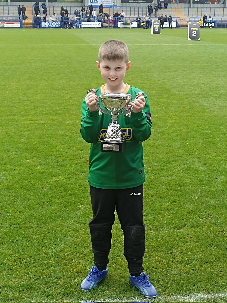SpotTheBall85's tweet image. First Final for Zavier and an excellent 5-2 win for @SpringheadAFC under 8's to win the EMJFL Fused Sports Cup at Tameside Stadium. Made some cracking saves and was an all round brilliant performance from the team. Very proud. @MayfieldOldham